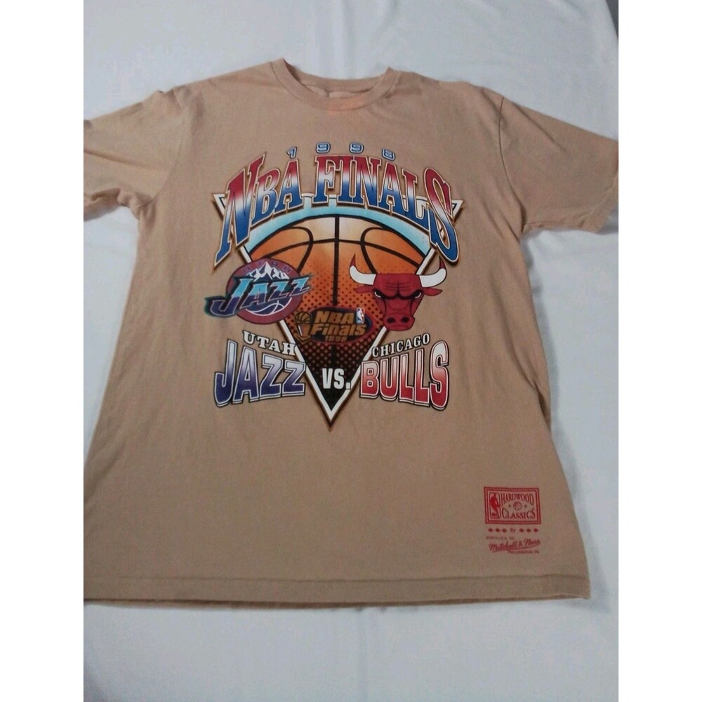 Men's Mitchell & Ness Nostalgia Co. 1998 NBA FINAL BULLS VS JAZZ Size Large...